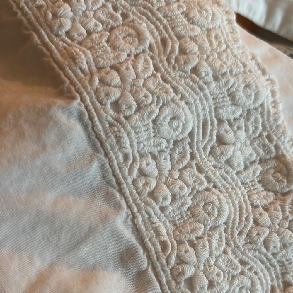 2 White Beautiful Trim Pillowcase - Picture 5 of 7